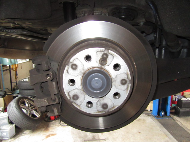 中古BMW情報】２シリーズＦ４５ ２１８ｉアクティブツアラーＭスポーツ リアブレーキ交換 »車の町医者 Dr.BMW
